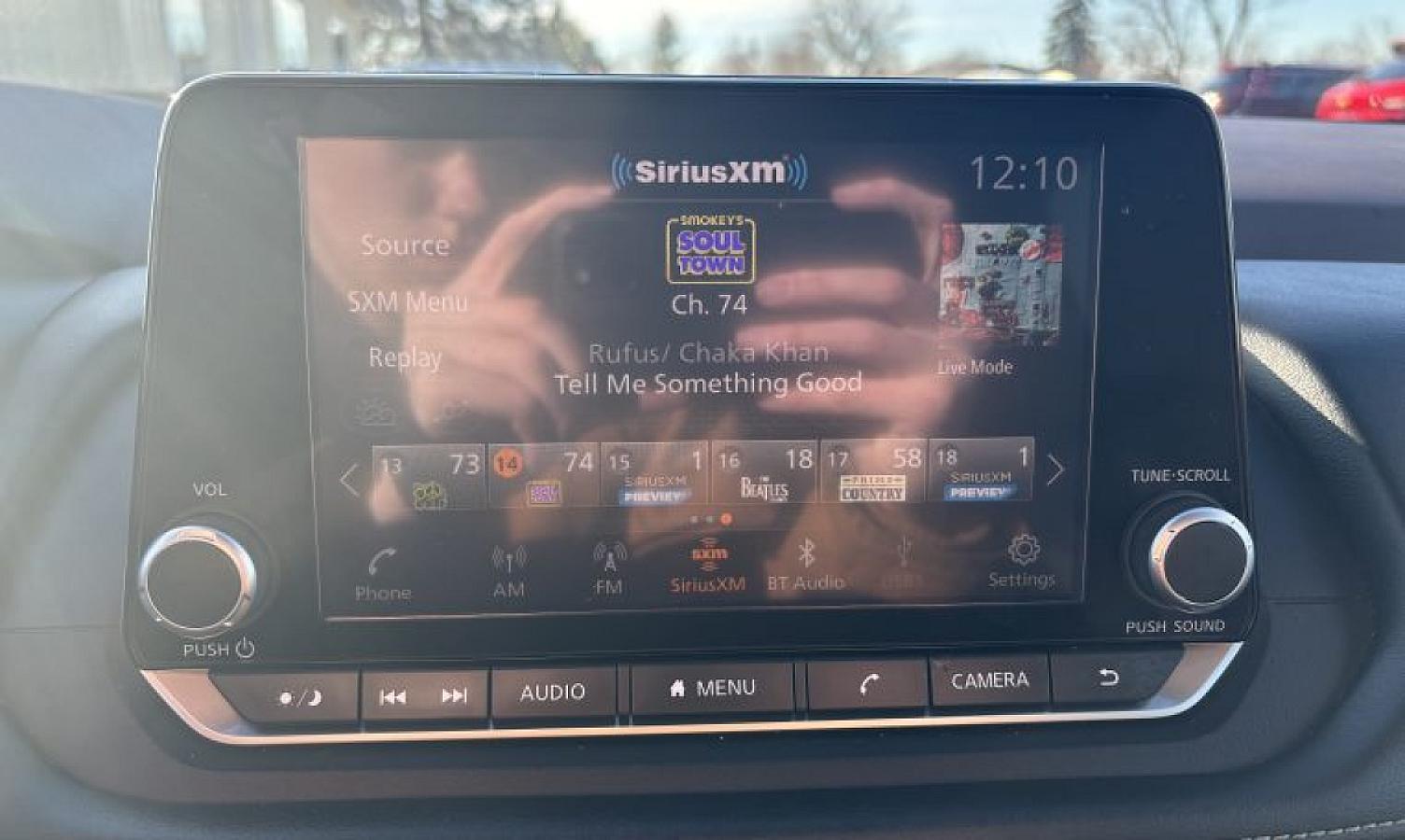 2023 Nissan Rogue SV AWD - Image 12