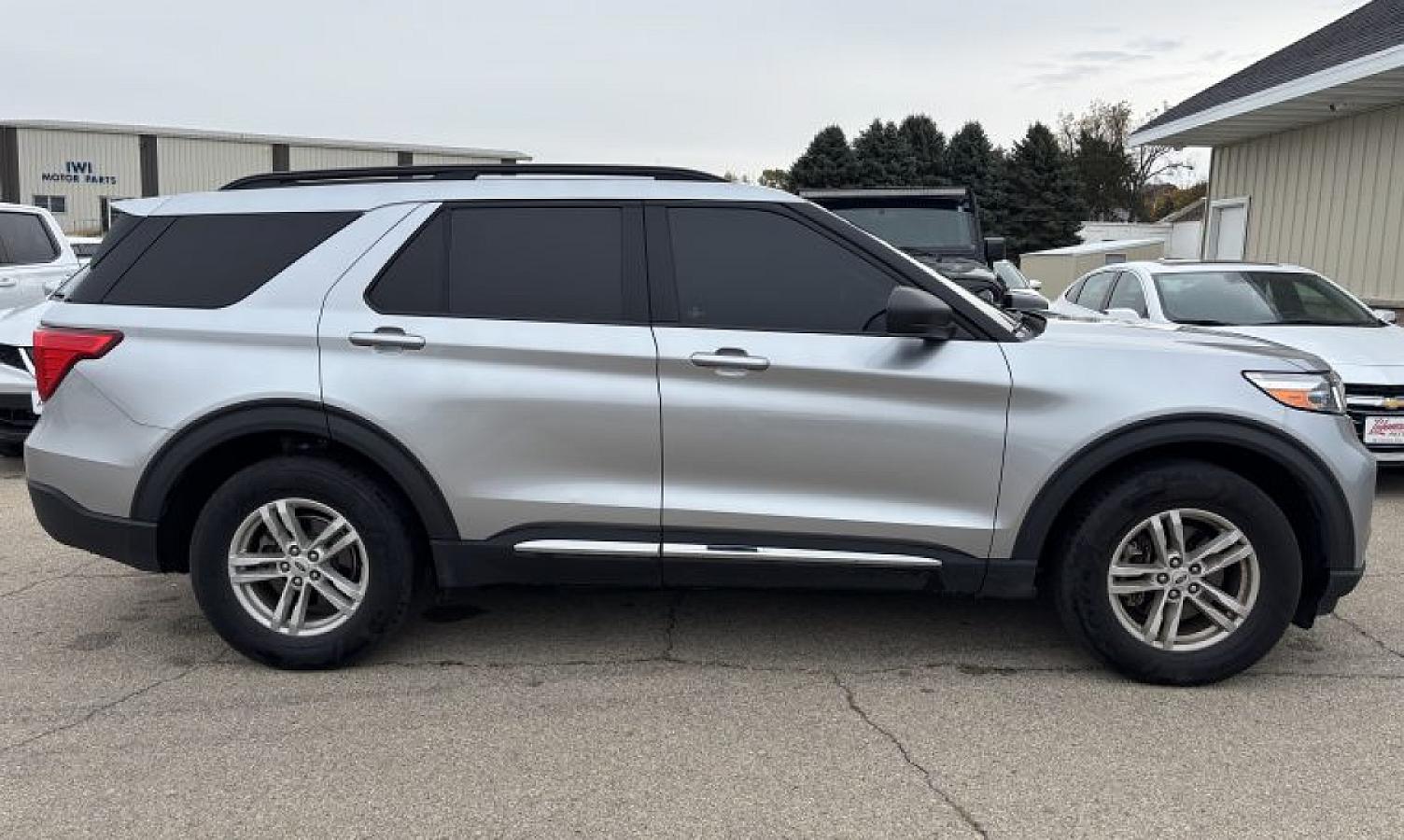 2021 Ford Explorer XLT 4WD - Image 4
