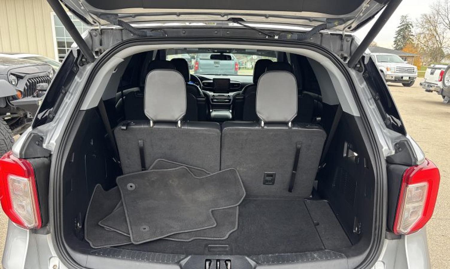 2021 Ford Explorer XLT 4WD - Image 5