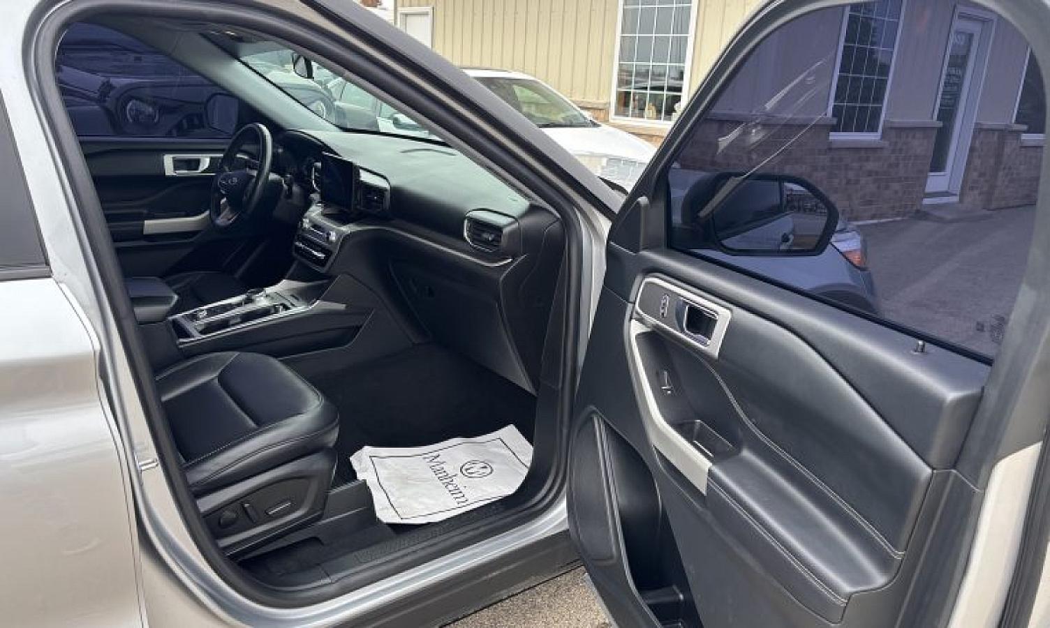 2021 Ford Explorer XLT 4WD - Image 18