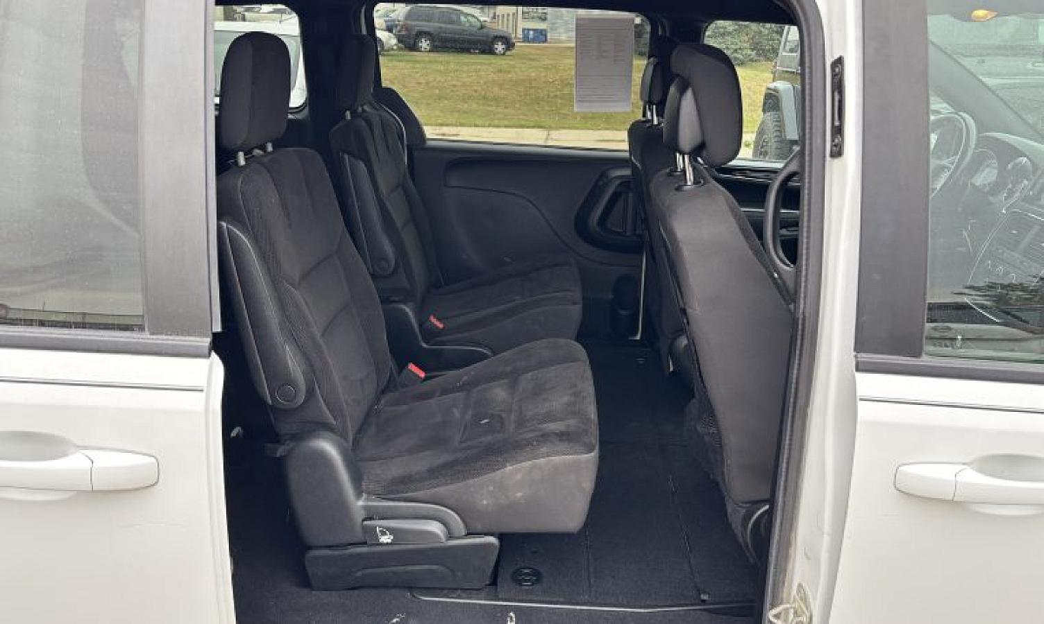 2018 Dodge Grand Caravan SE - Image 17