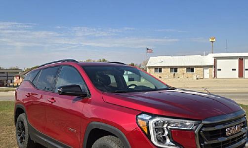 2024 GMC Terrain AT4 - Thumbnail 2