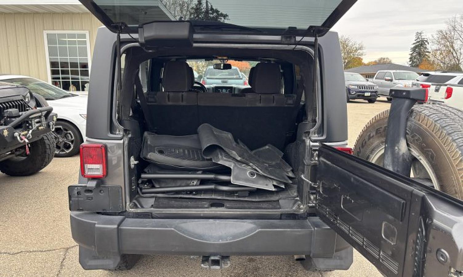 2017 Jeep Wrangler Unlimited Sport - Image 5