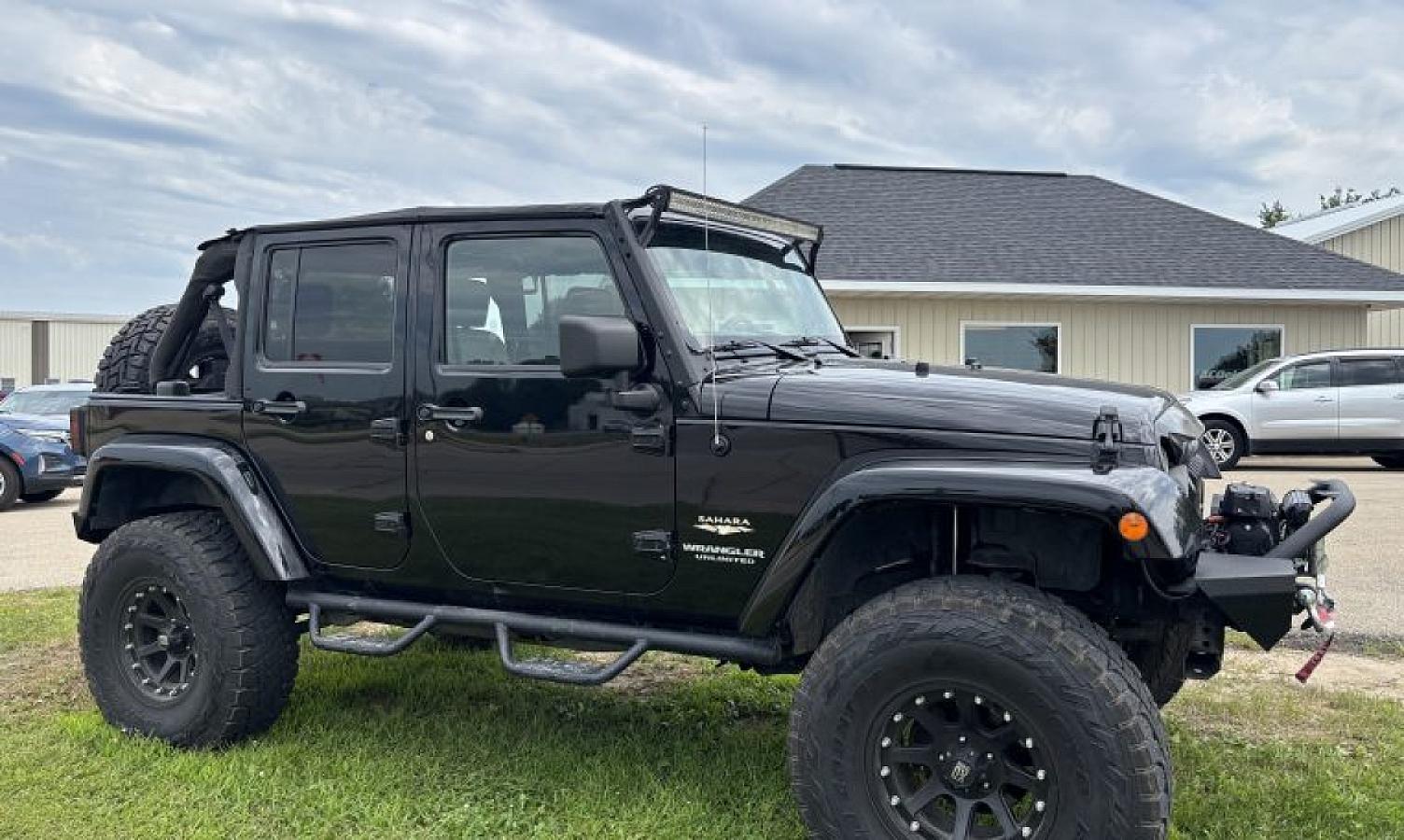 2008 Jeep Wrangler Unlimited Sahara - Image 2