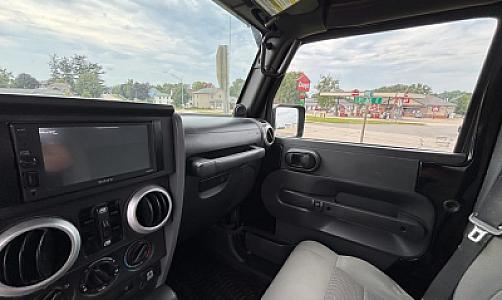 2008 Jeep Wrangler Unlimited Sahara - Thumbnail 11