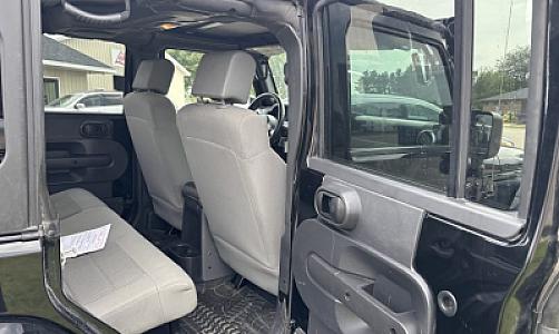 2008 Jeep Wrangler Unlimited Sahara - Thumbnail 13