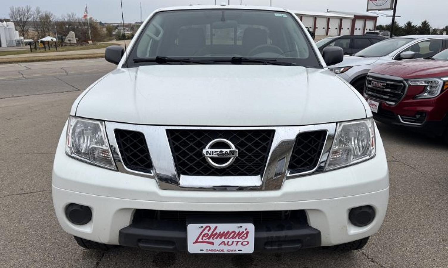 2017 Nissan Frontier SV 4x4 - Image 2
