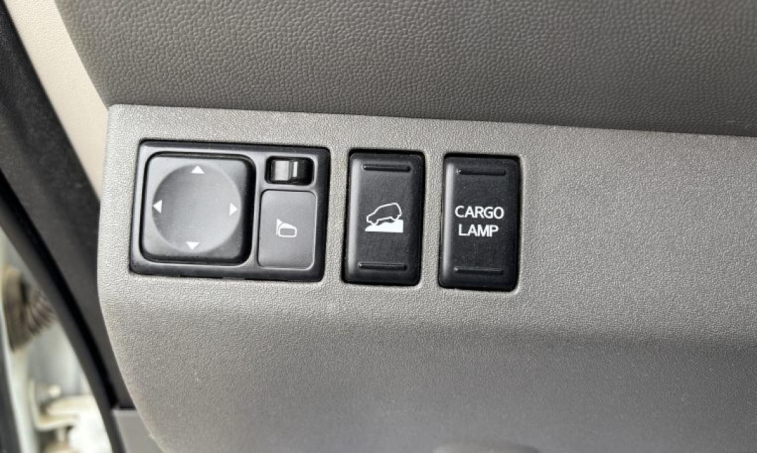 2017 Nissan Frontier SV 4x4 - Image 13