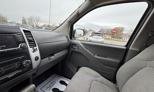 2017 Nissan Frontier SV 4x4 - Thumbnail 14