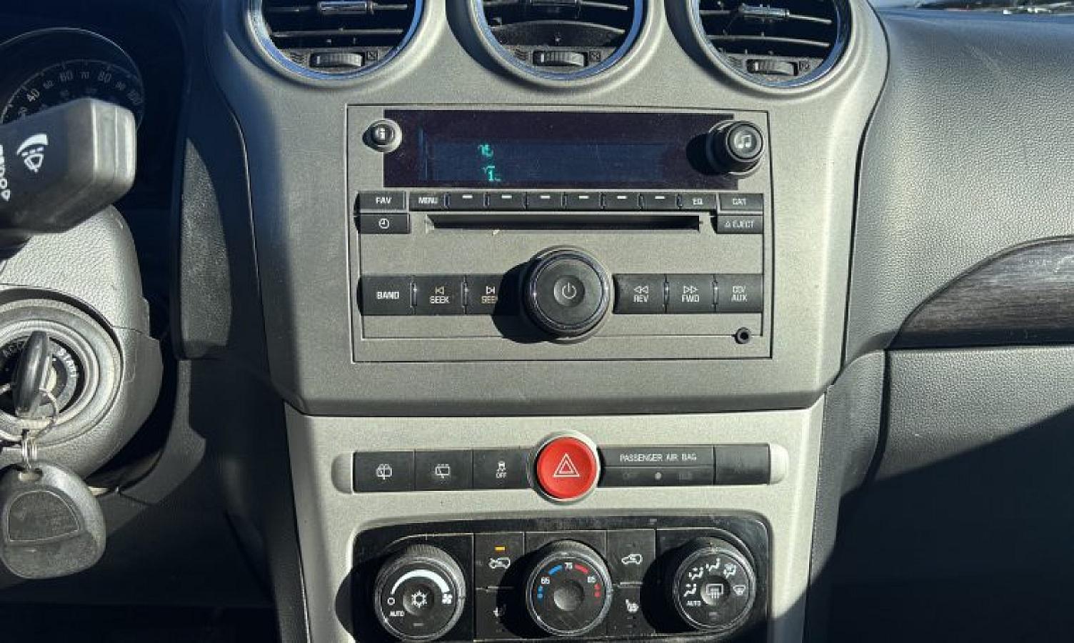 2013 Chevrolet Captiva LT - Image 10