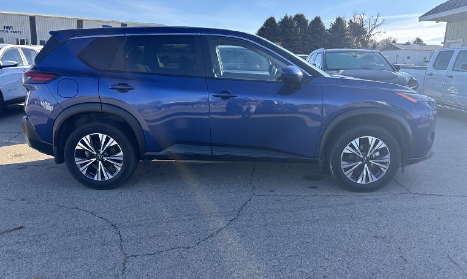 2023 Nissan Rogue SV AWD - Image 3