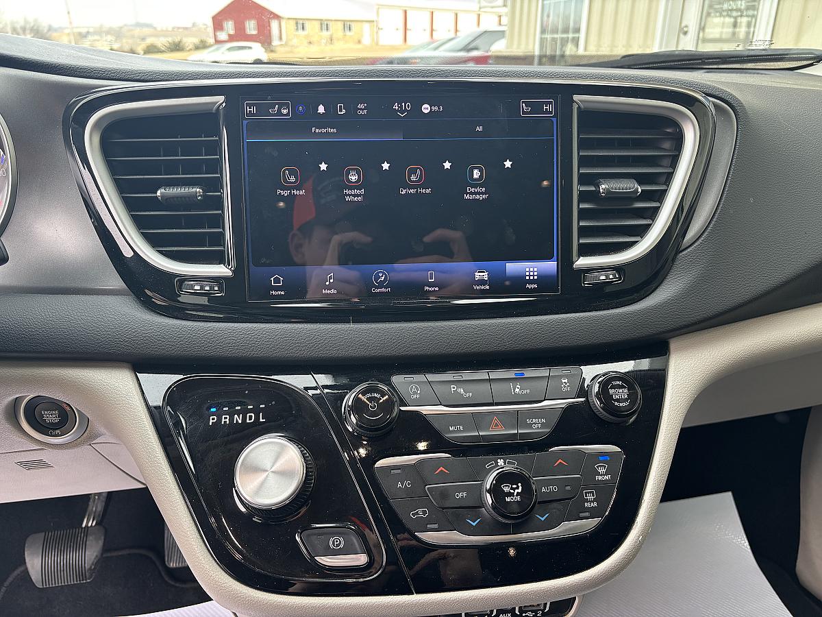 2019 Chrysler Pacifica Touring L - Image 5