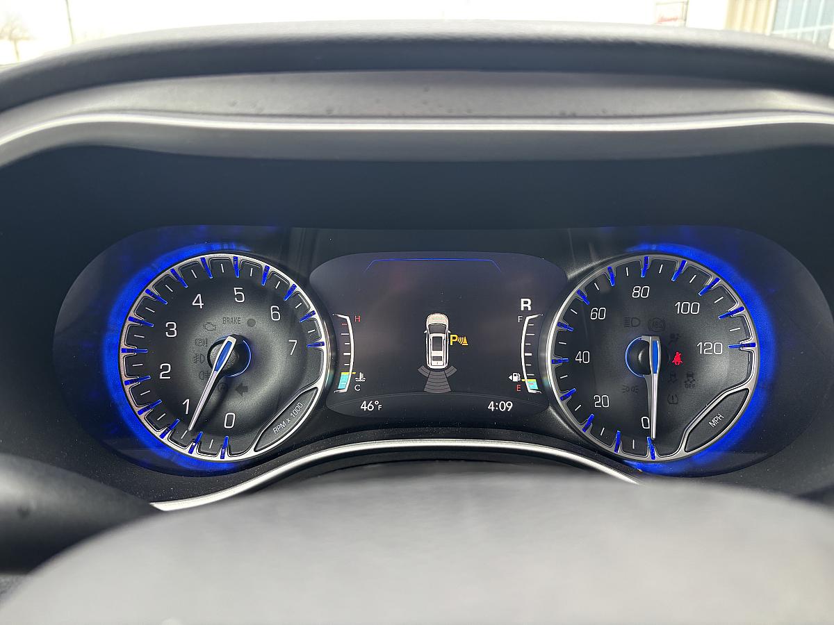 2019 Chrysler Pacifica Touring L - Image 10
