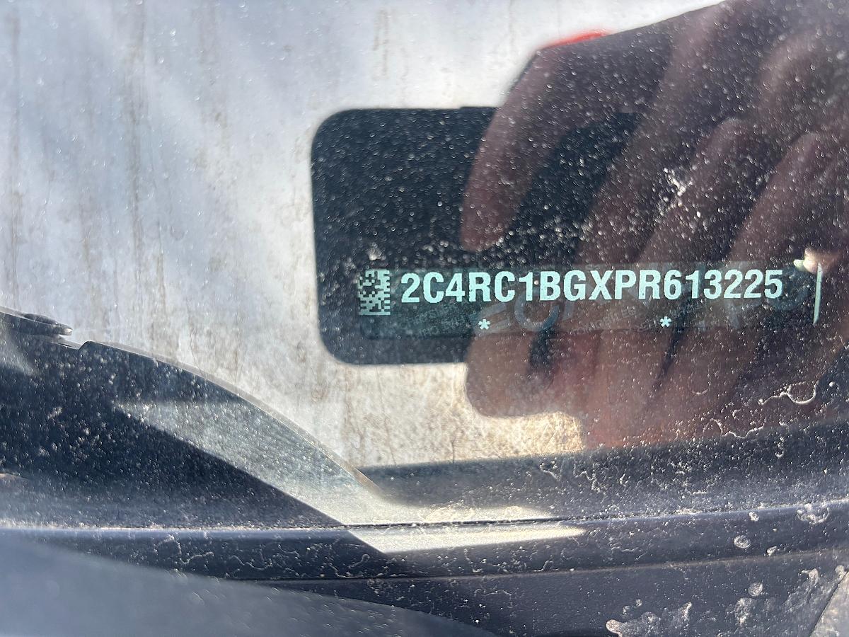 2023 Chrysler Pacifica Touring L - Image 3