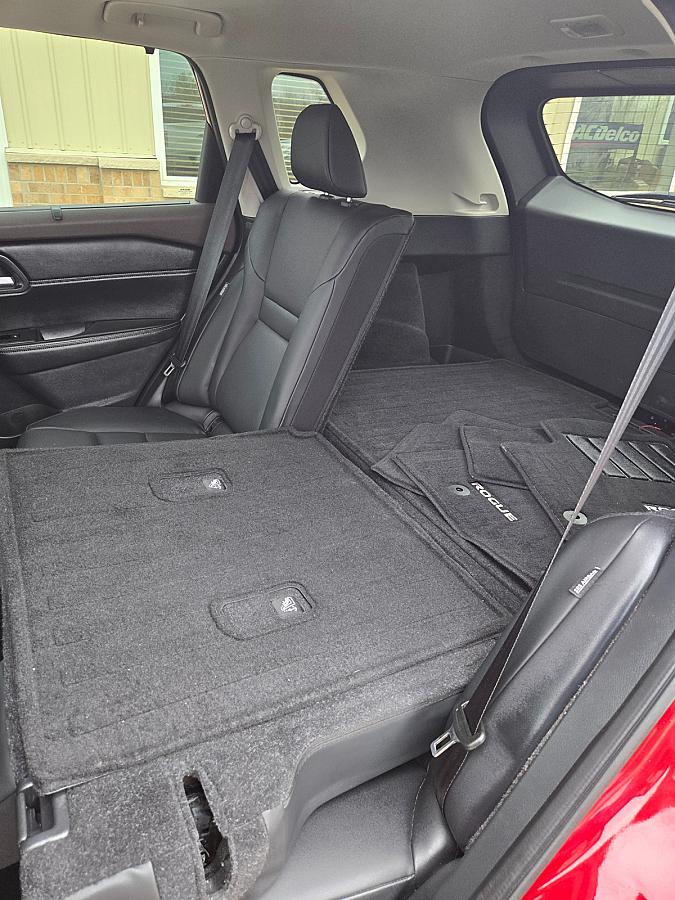 2023 Nissan Rogue AWD  SV - Image 13