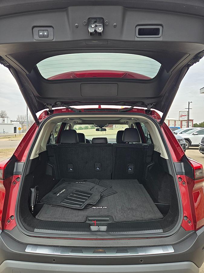 2023 Nissan Rogue AWD  SV - Image 18