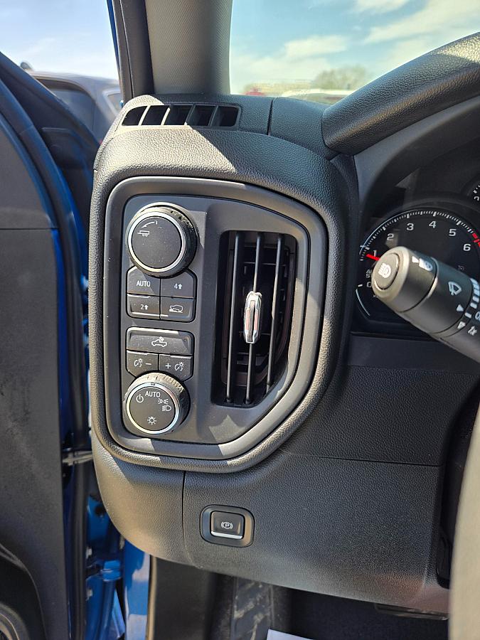 2022 Chevrolet Silverado 1500 Custom - Image 16