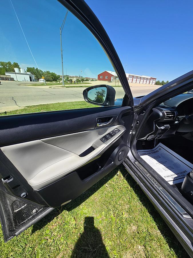 2014 Lexus IS2050 AWD - Image 8