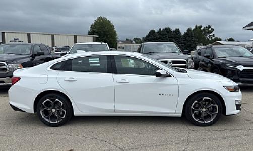 2024 Chevrolet Malibu LT - Thumbnail 3