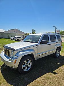 2010 Jeep Liberty - Thumbnail 1