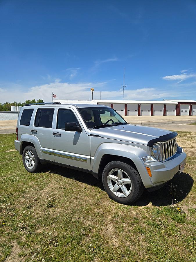 2010 Jeep Liberty - Image 2