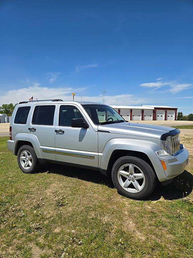 2010 Jeep Liberty - Image 4