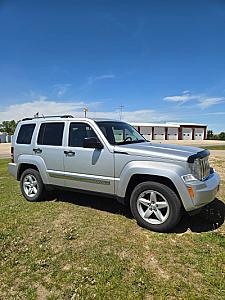 2010 Jeep Liberty - Thumbnail 4