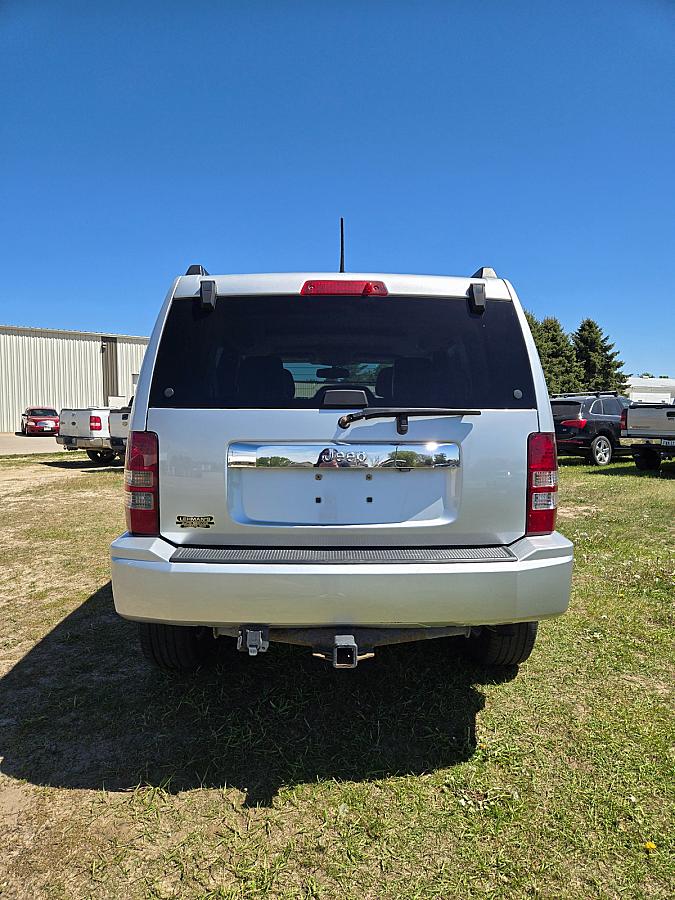 2010 Jeep Liberty - Image 7