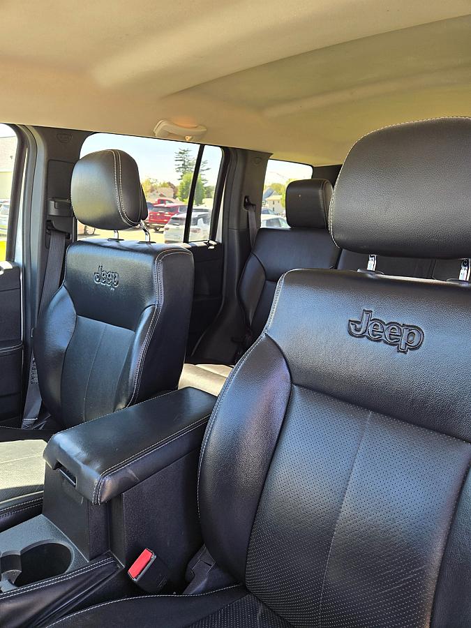 2010 Jeep Liberty - Image 14
