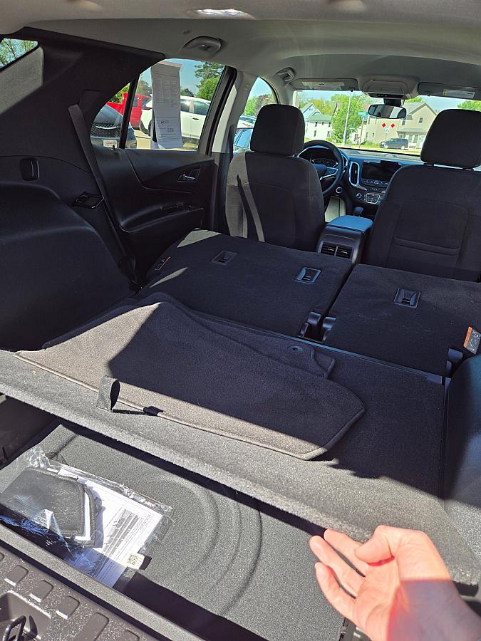 2024 Chevrolet Equinox - Image 18