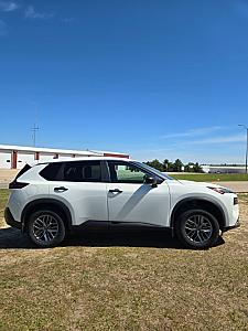 2023 Nissan Rogue - Thumbnail 2