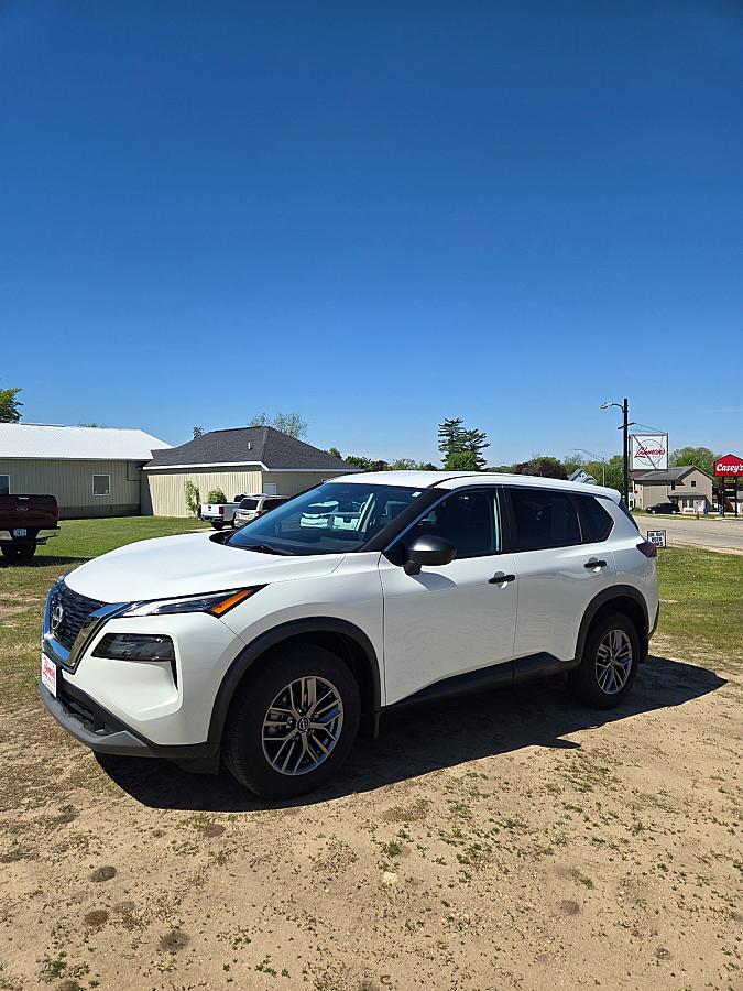 2023 Nissan Rogue - Image 1