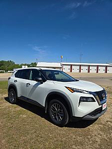 2023 Nissan Rogue - Thumbnail 4