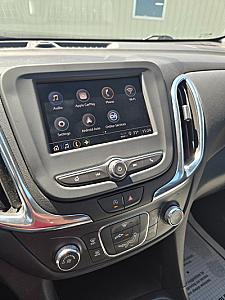2022 Chevrolet Equinox - Thumbnail 10
