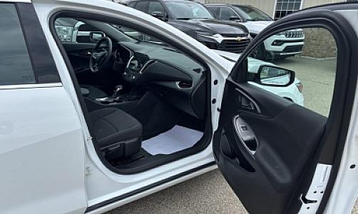 2024 Chevrolet Malibu LT - Thumbnail 18