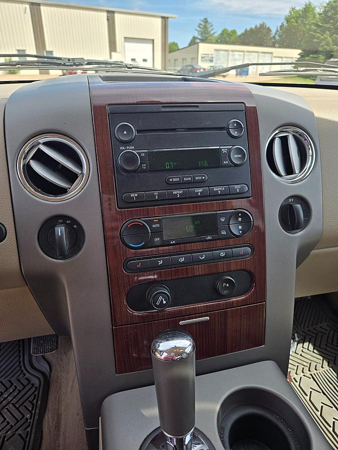 2006 Ford F-150 SuperCrew Lariat - Image 8