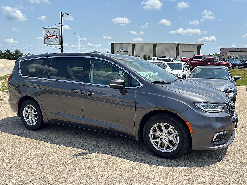 2023 Chrysler Pacifica Touring