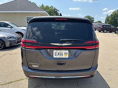 2023 Chrysler Pacifica Touring - Thumbnail 4