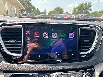 2023 Chrysler Pacifica Touring - Thumbnail 17
