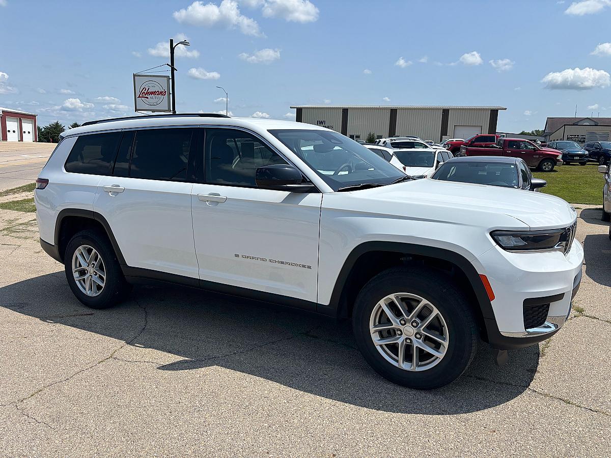 2023 Jeep Cherokee Altitude Lux - Image 1