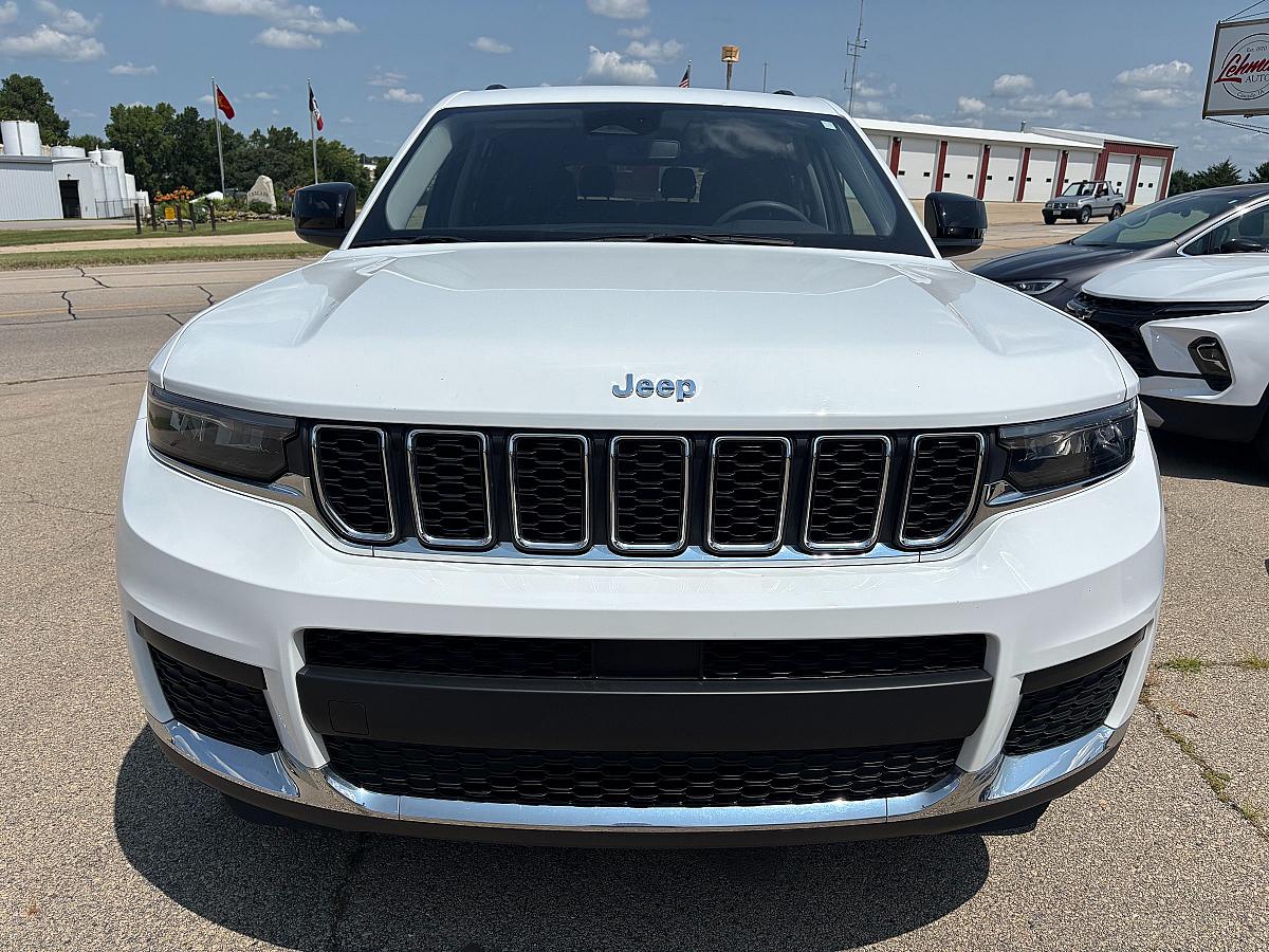 2023 Jeep Cherokee Altitude Lux - Image 3