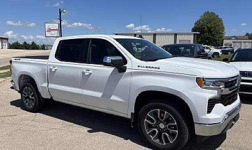 2022 Chevrolet Silverado LT - Thumbnail 2