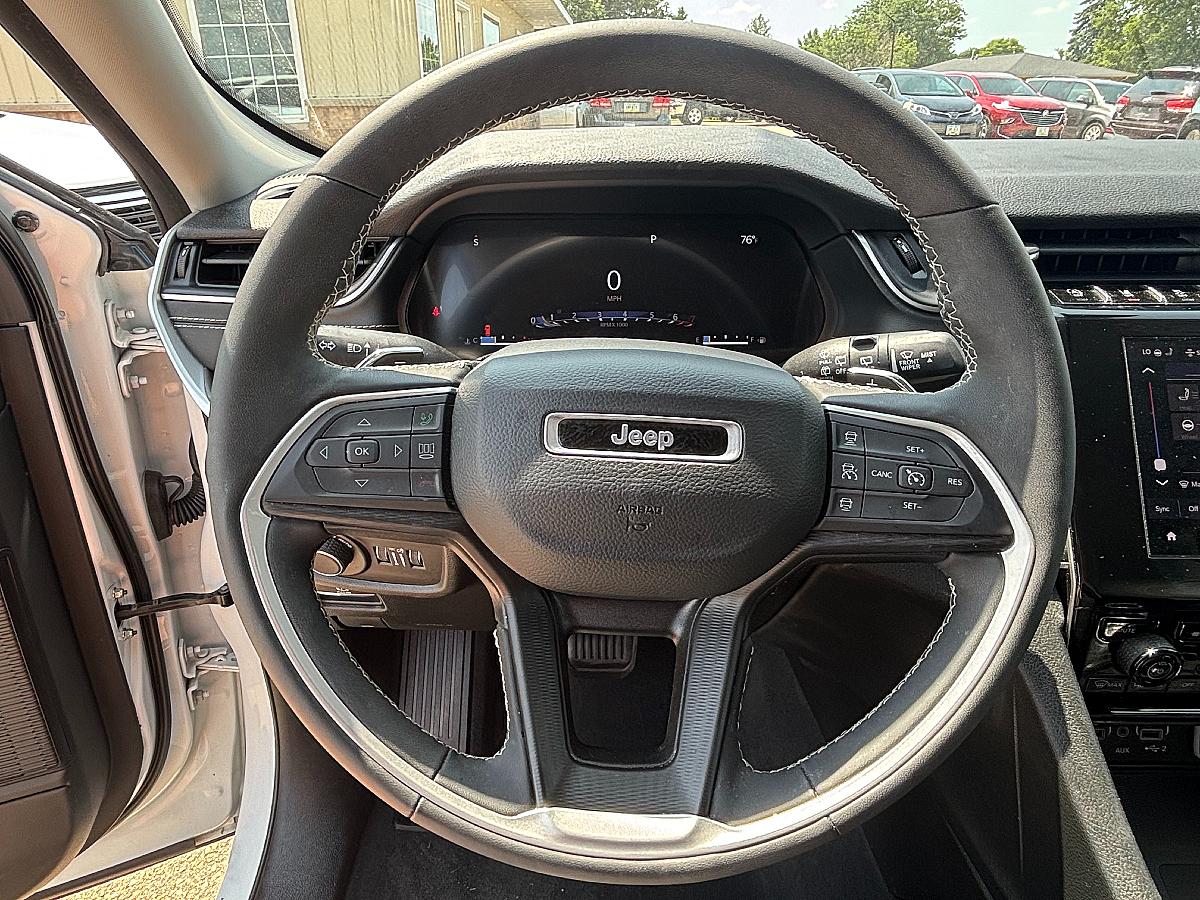 2023 Jeep Cherokee Altitude Lux - Image 8