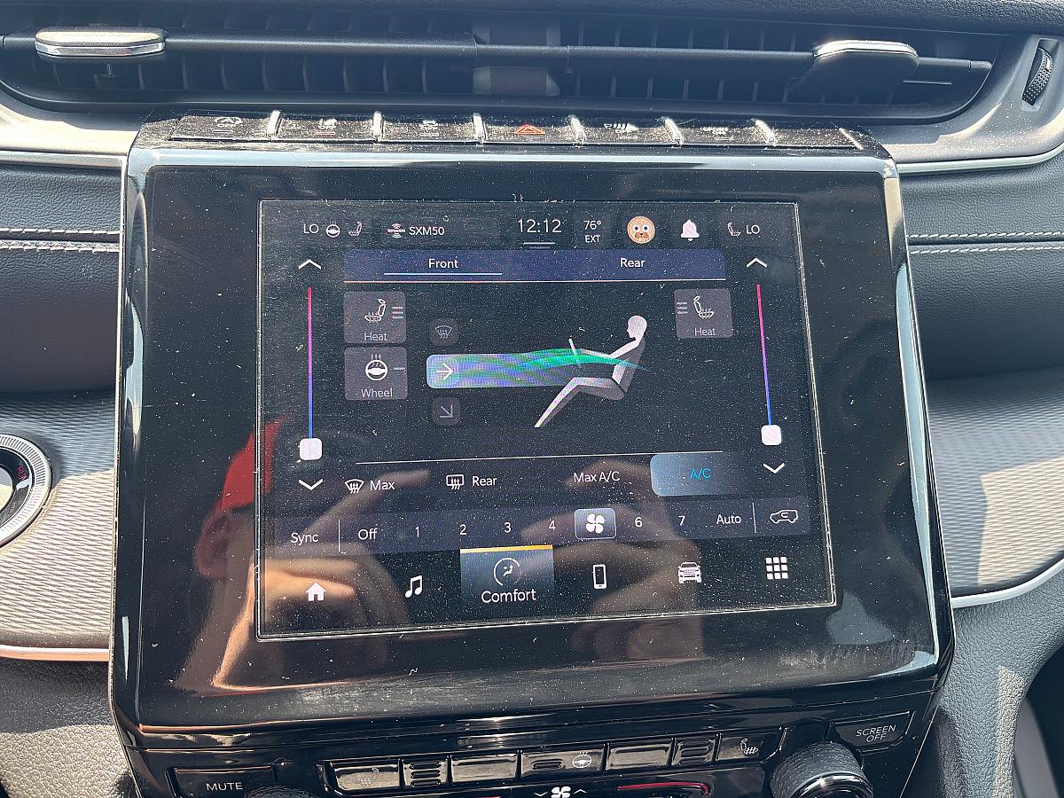 2023 Jeep Cherokee Altitude Lux - Image 13
