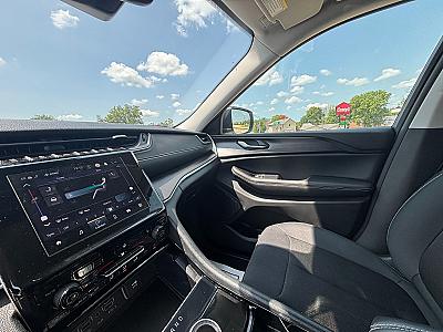 2023 Jeep Cherokee Altitude Lux - Thumbnail 15