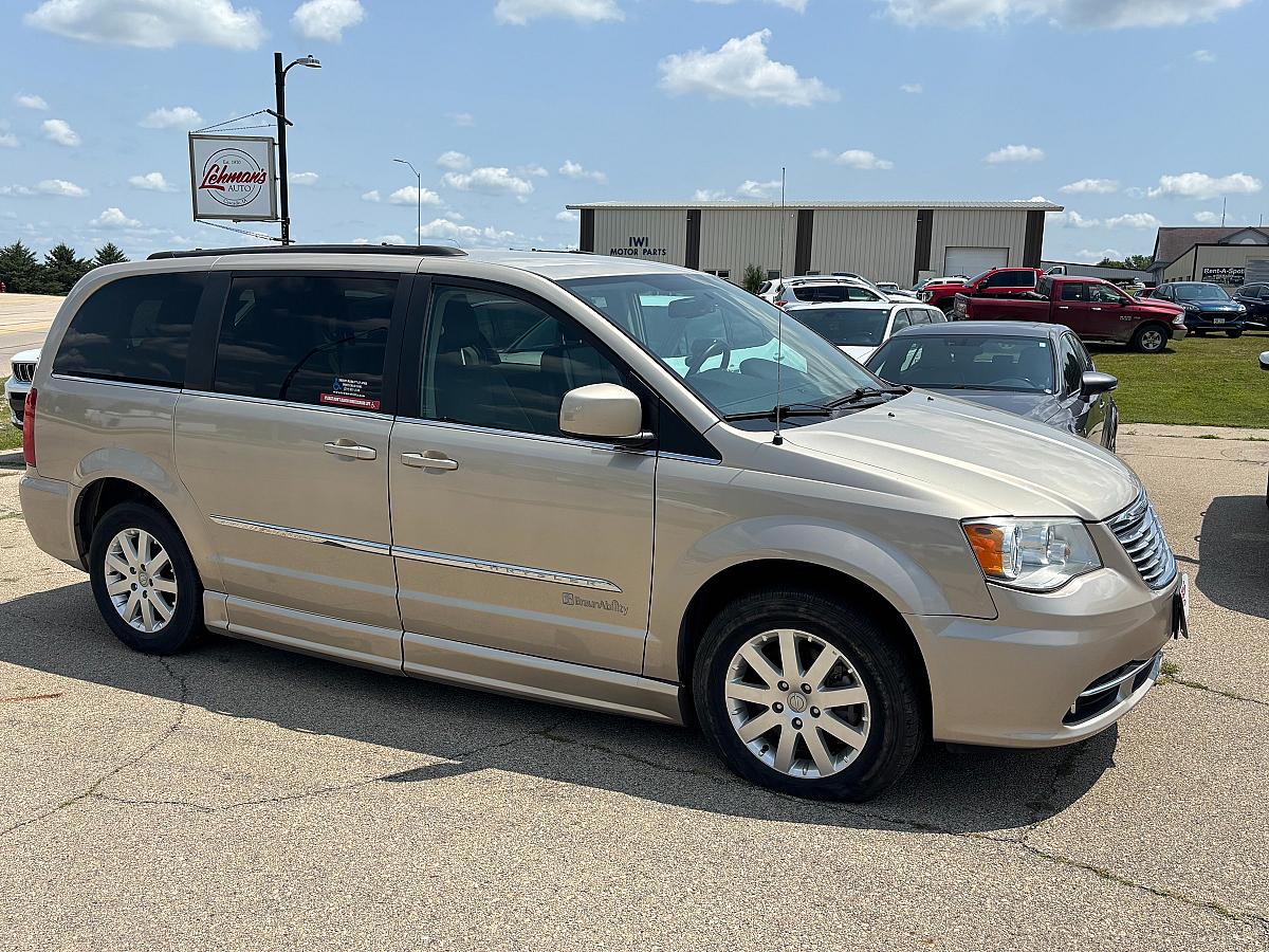 2014 Chrysler Town AND Country Touring - Image 1