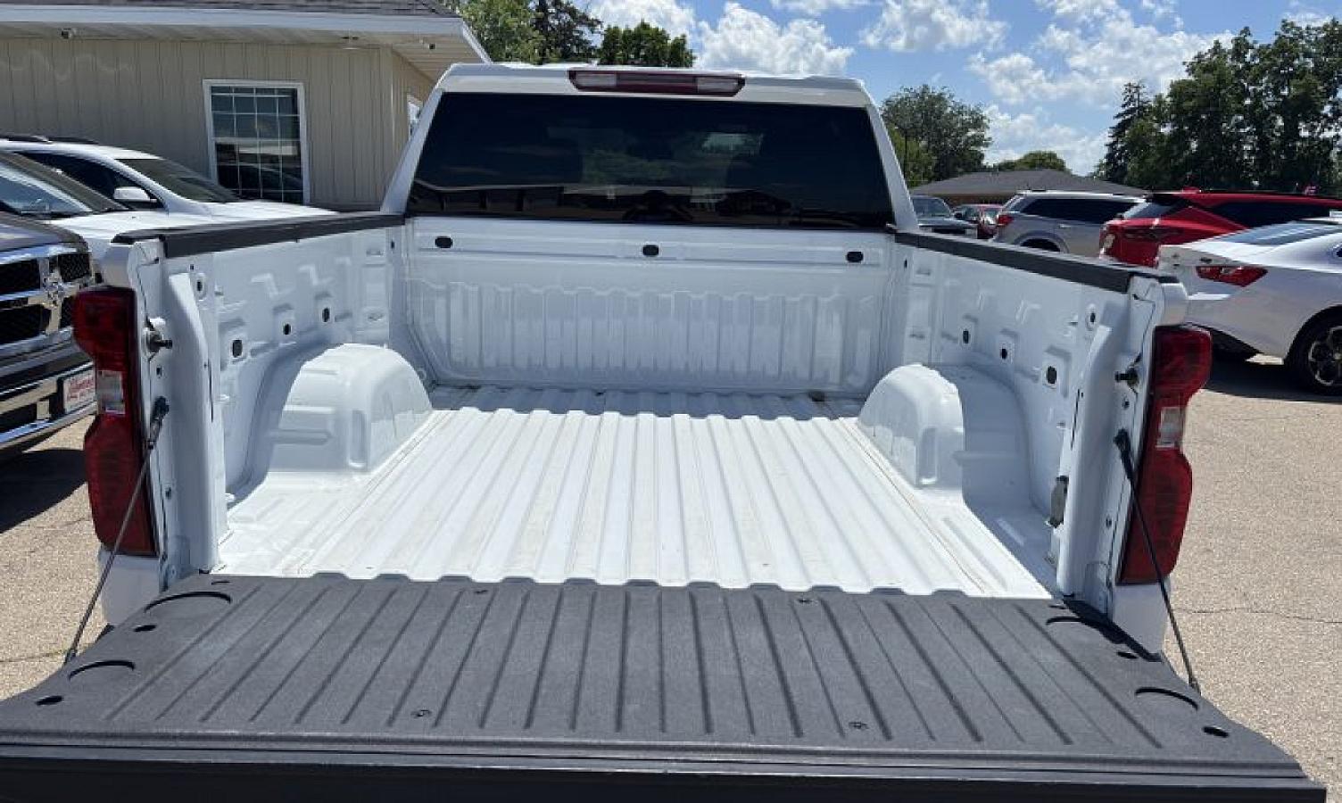 2022 Chevrolet Silverado LT - Image 5