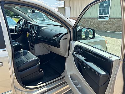2014 Chrysler Town AND Country Touring - Thumbnail 15