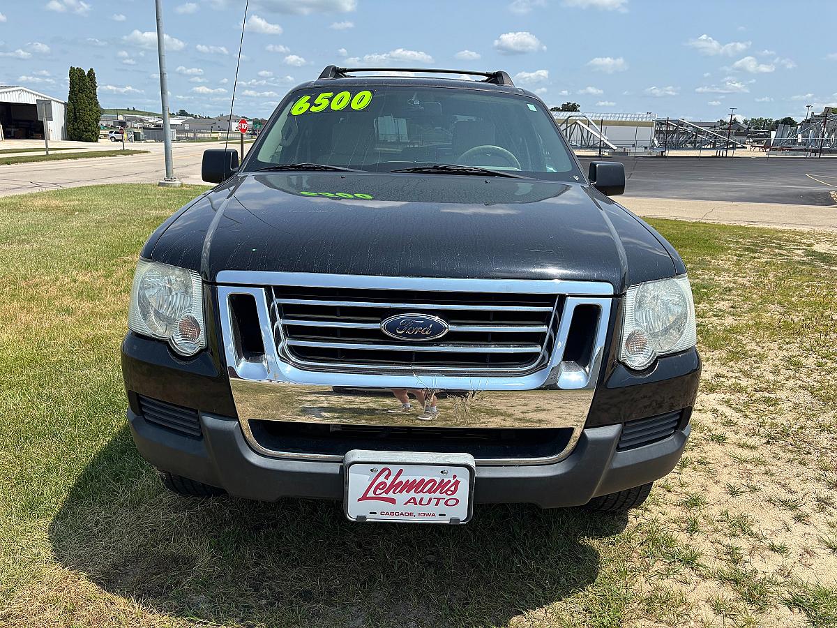 2007 Ford Explorer Sport Trac XLT - Image 2