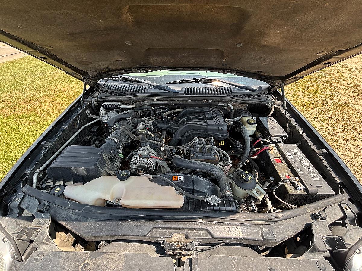 2007 Ford Explorer Sport Trac XLT - Image 11